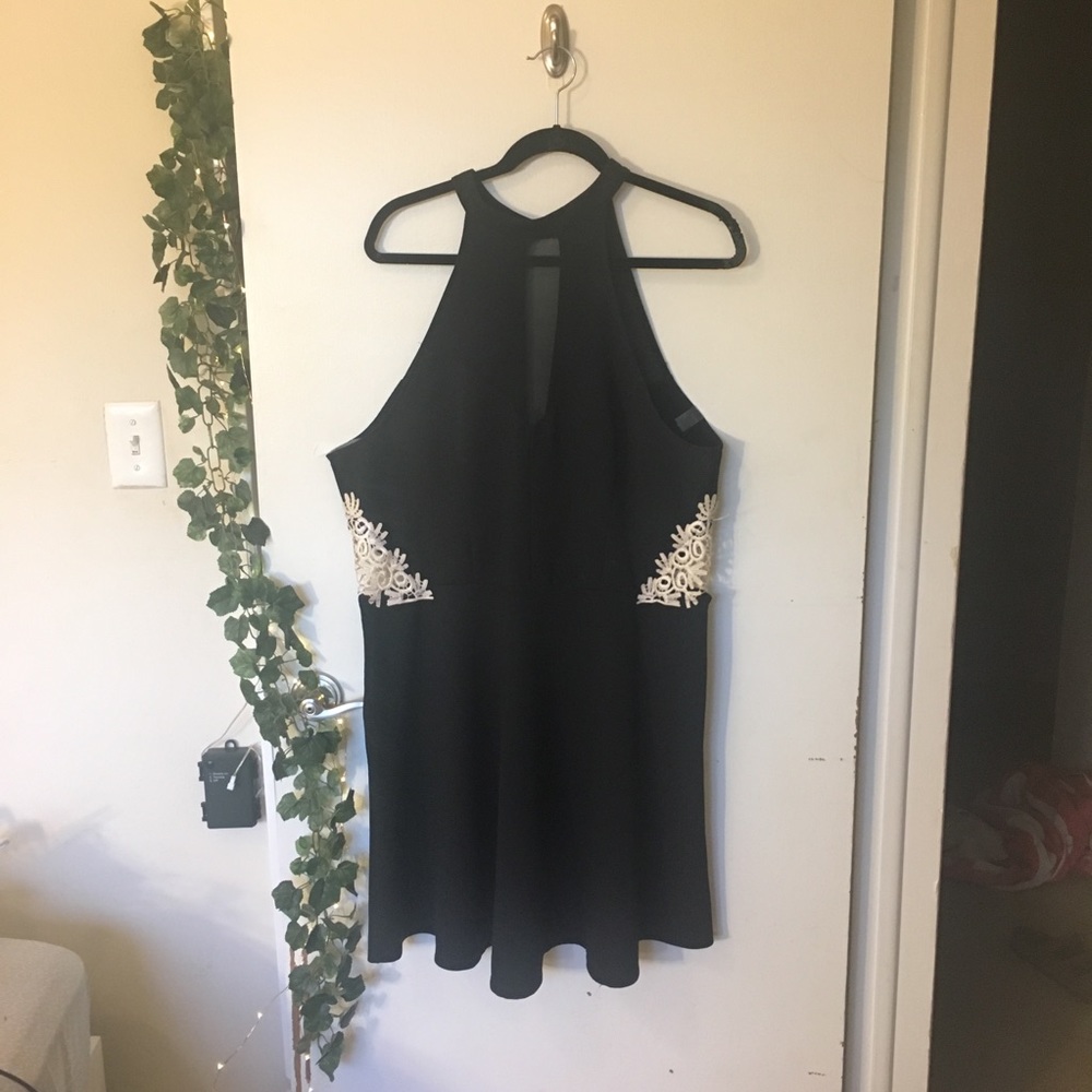 MESH AND LACE BLACK MINI DRESS
